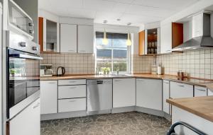 Stunning Home In Havndal With Wifi