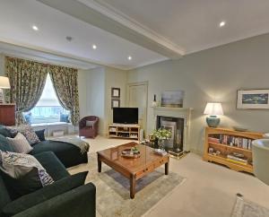 Edinburgh Elegant 1-Bedroom City Apartment