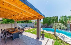 4 Bedroom Gorgeous Home In Medulin 