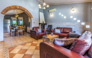 4 Bedroom Gorgeous Home In Medulin 