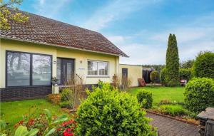 3 Bedroom Nice Apartment In Grenderich