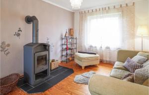 3 Bedroom Nice Apartment In Grenderich