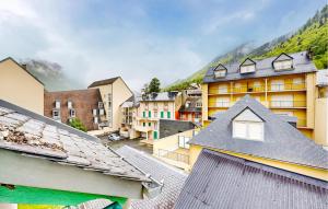 3 Bedroom Nice Apartment In Cauterets