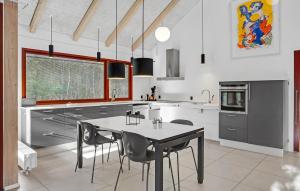 2 Bedroom Gorgeous Home In Grenaa