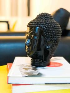 AMETISTA 2 - 101 · A-01: Apê equipado e estiloso na praia de Jatiúca