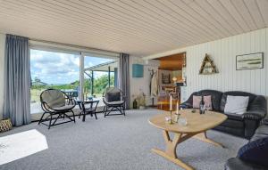 Beautiful Home In Spøttrup With Kitchen