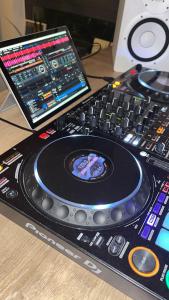 Appartements Appartement de DJ a Chanteloup-en-brie : photos des chambres