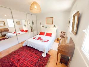 Villas Villa au pradet avec piscine les pieds dans l-eau : photos des chambres