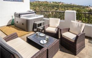Stunning Home In Bahia De Casares