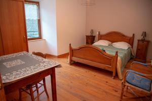Maisons de vacances Gite Gites de France 3 epis 6/7 pers aux Salelles : photos des chambres