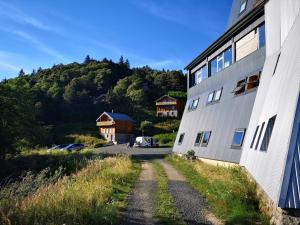 Appartements Appartement Chalet, 8 personnes - L-Oustal : photos des chambres