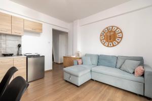 Central Apartment with Sea View in Neos Marmaras