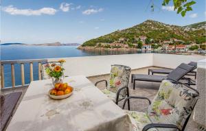 Pet Friendly Home In Starigrad With Wifi 