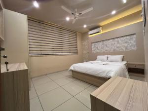 Famstay and healthclub