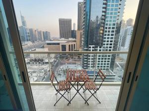 Very Convenient Apartment steps to Metro and Marina Mall Managed by SunnyHomes