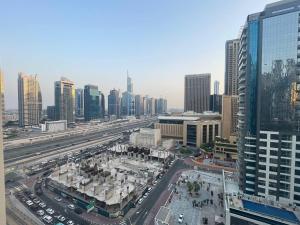 Very Convenient Apartment steps to Metro and Marina Mall Managed by SunnyHomes