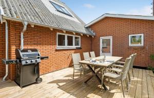 Nice Home In Thyholm With Wifi