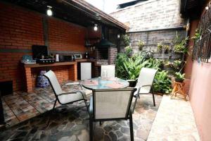 Spacious Amazing Vacation House beautiful Backyard