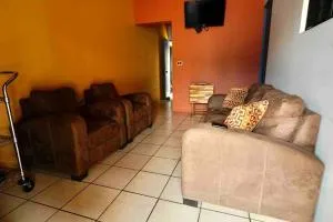 Spacious Amazing Vacation House beautiful Backyard - 康塞普西翁德阿塔科