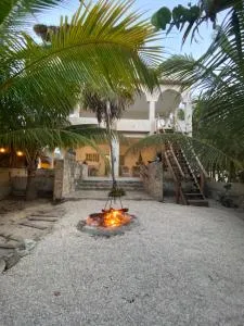 La Casa del sol, beachfront villa - Yuluc