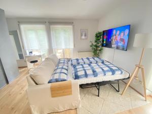 Stilvolles Apartment mit Balkon, Küche & Parkplatz - Waldstetten Zentrum