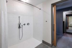 Queen Room with Two Queen Beds - Mobility and Hearing Access room in Hilton Garden Inn Longmont - BRAND NEW!