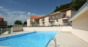 Maisons de vacances Periple Authentique a Limoges : Maison 3 Chambres