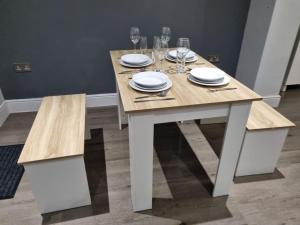 Beautiful 4 Bed Immaculate Condition Refurbished Property