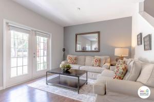 4 Bedroom 3 Bathroom Lucaya Village 17-104