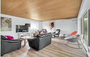 Beautiful Home In Haderslev With Wifi