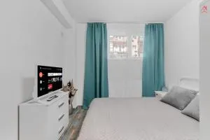 Petite Blue Apartment - Roşu
