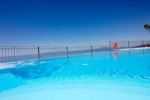 Irini Villa by Elrin Villas Mani