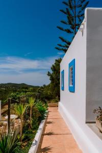 Villa Alexa this charming villa is just a 10 min drive to either Playa Den Bossa or San Antonio