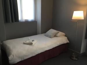 Hotels Au Bout Du Quai : Chambre Simple