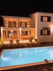 Dépaysement vue mer&montagne, piscine, parking - Ravine des Cabris