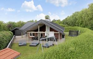 Nice Home In Fårvang With Sauna