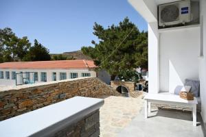 Cycladic Nest in Dryopida