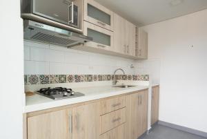 Beautiful apt in Poblado-Tesoro Near Provenza!