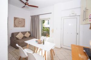 Infinity Wellness Sea View Suites