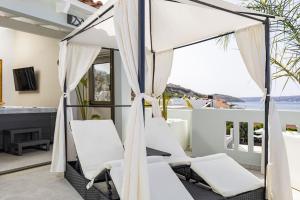 Beachfront luxury suite