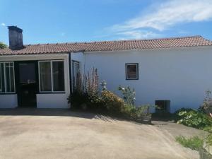 Comfortable house with sea view in São Roque do Pico