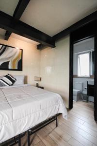 Luxury Rooftop SuiteB