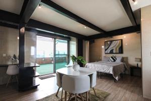 Luxury Rooftop SuiteB