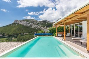 Panoramic Leisure Retreat