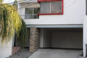 Casa amplia en Monterrey