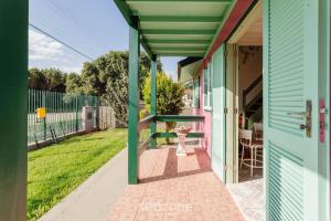 Sobrado agradável c churrasq. 90m do mar RDD657