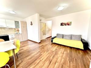 Apartments Vukman Novalja centar