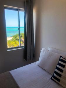 CT-82: Apto com vista espetacular para o mar