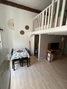 Appartements L appartement de NOLY 4 couchages TV wifi : Appartement 1 Chambre