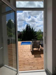 -NotreFrenchCasa- Appart avec terrace proche Disney, Paris & Reims